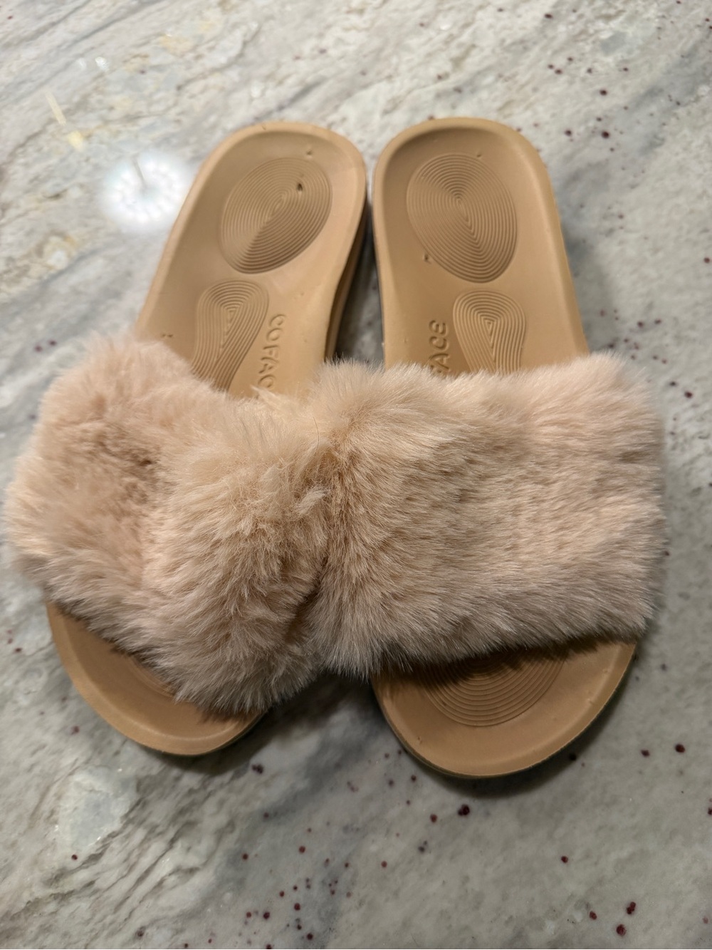 COFACE Beige Faux Fur Memory Foam Slide Slippers Women’s 8 / EU 39